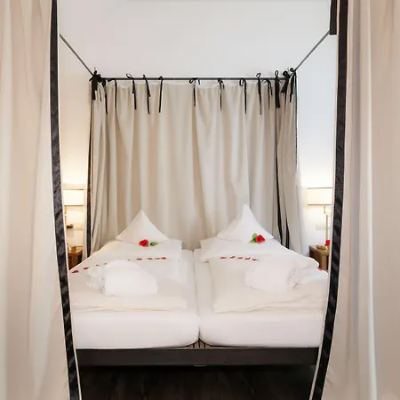 Romantik Johanniter-kreuz 4*